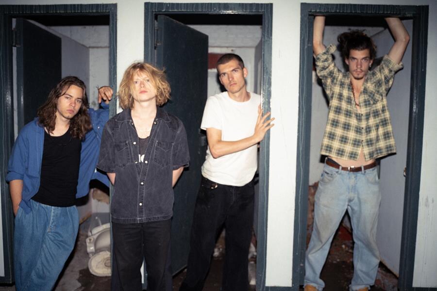 Meltheads stelt voor Naïef | Een tijdloos coldwave/postpunkanthem