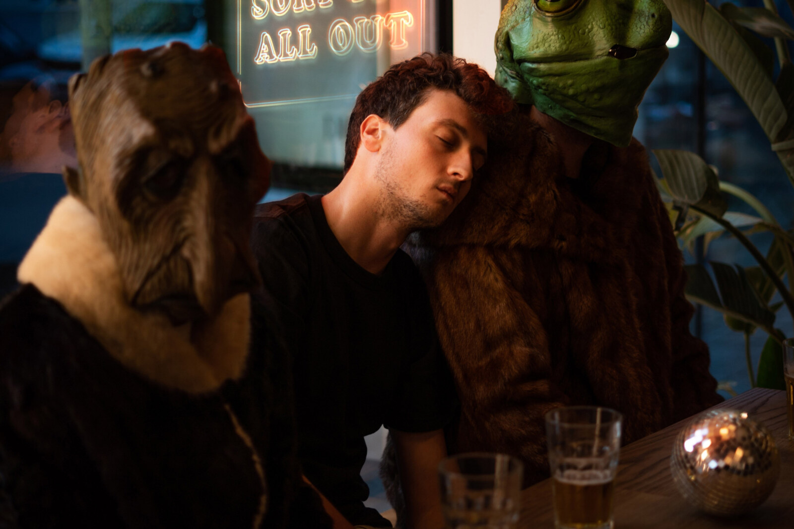 Colver lost eerste single "Sort It All Out" 
