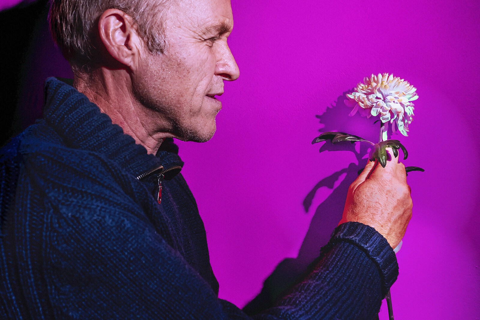 Stef Bos met Bloemlezing 2022 solo vanaf 9 november in Vlaanderen. 