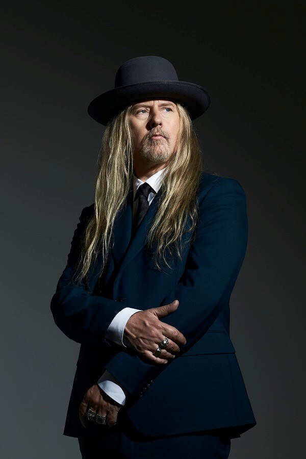 Jerry Cantrell Releases New Video For "Prism Of Doubt"