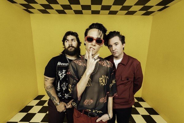 Weathers Announce Signing To Sumerian Records