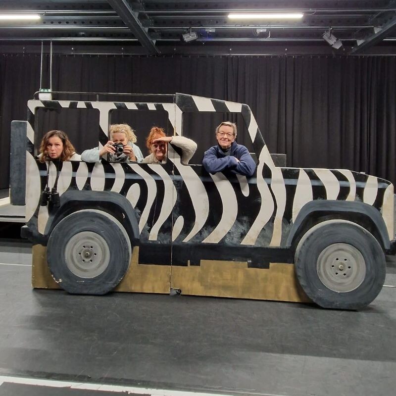 Caroline Maes, Karin Jacobs, Anne Mie Gils en Lulu Aertgeerts zijn aan het repeteren voor de vriendinnenkomedie VAPEURS 4 - OP SAFARI