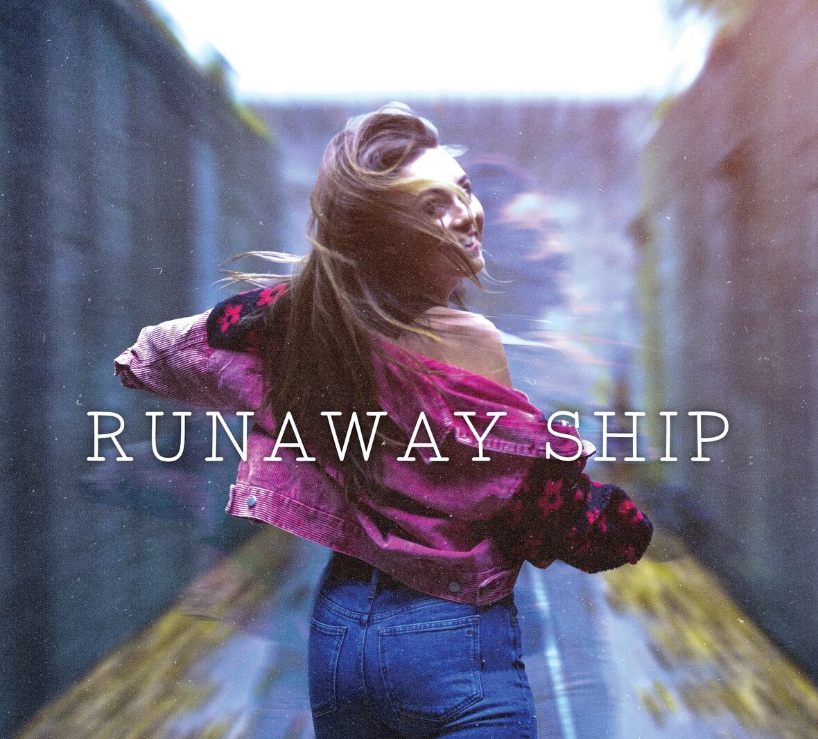 Singer/Songwriter Julia Poorman Releases New Single "Runaway Ship" to all major platforms!