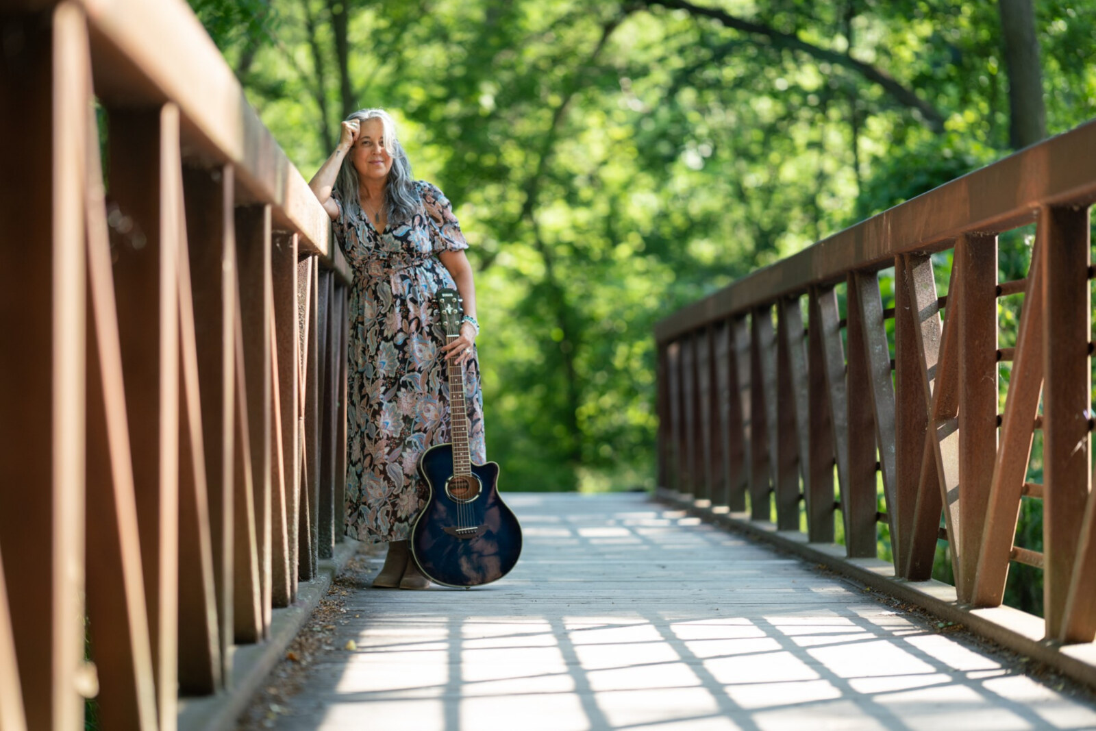 Toronto Folk-Rock Luminary Evelynne Ross Releases Soulful New Song "Old Oak Tree"