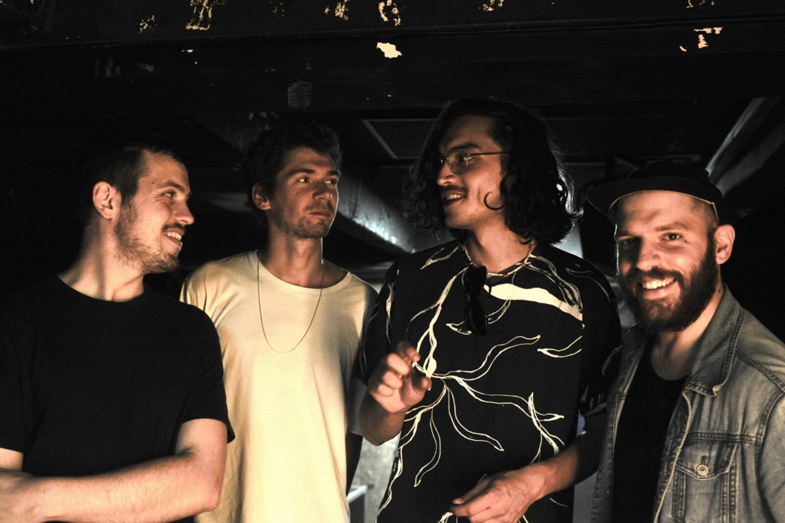 Interview Bandler Ching over debuutalbum ‘Coaxial’: veelzijdigheid en eenheid