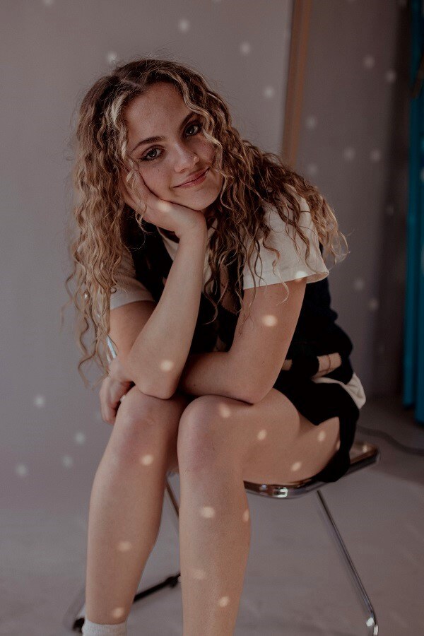 Izzy Mahoubi Shares New Single & Music Video “Torn In Two”