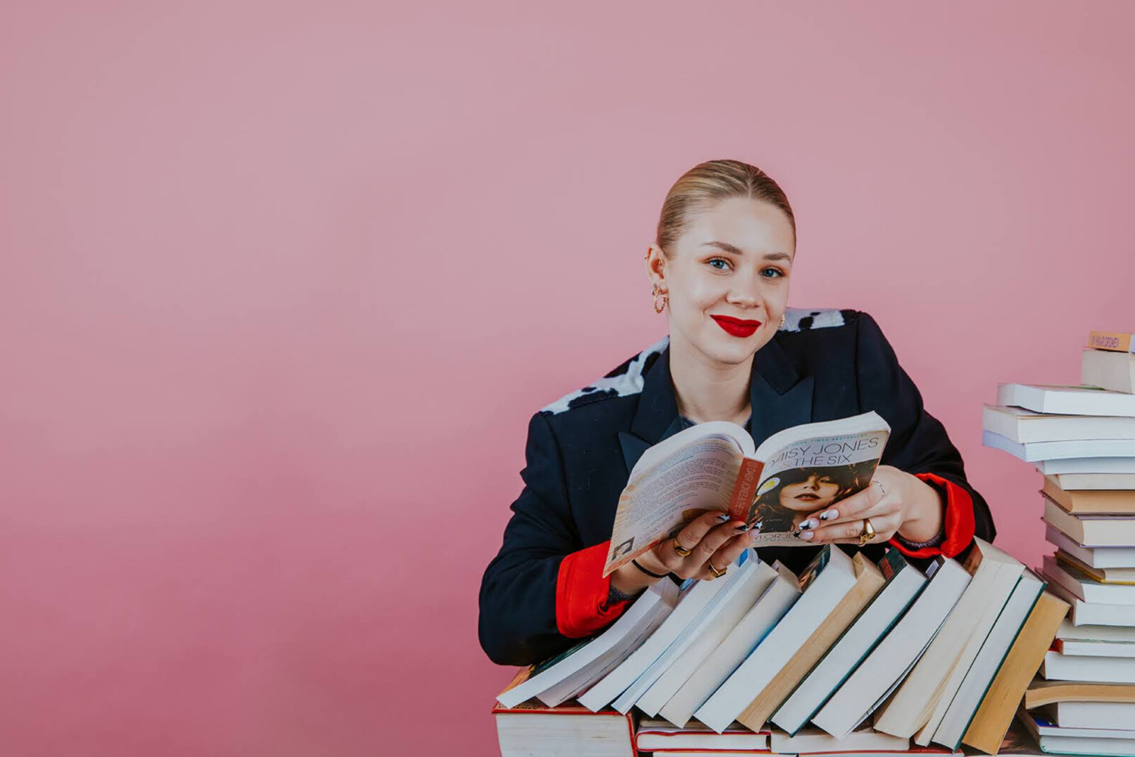 Read this! MNM lanceert nieuwe podcastreeks over boeken met Shania Gooris