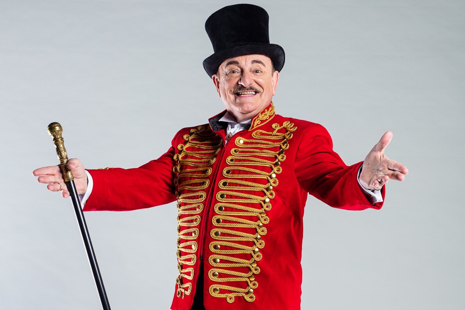 Hugo Sigal wordt 'Master of ceremony' in "Winterrevue With Friends"