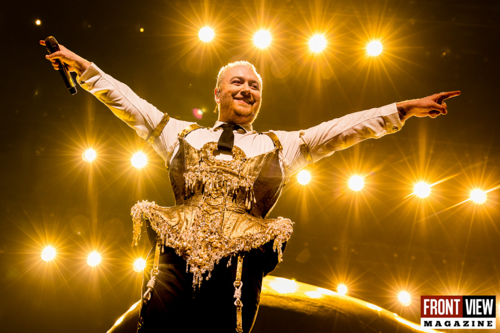 Camp, queer en extravagant: Sam Smith in het Sportpaleis