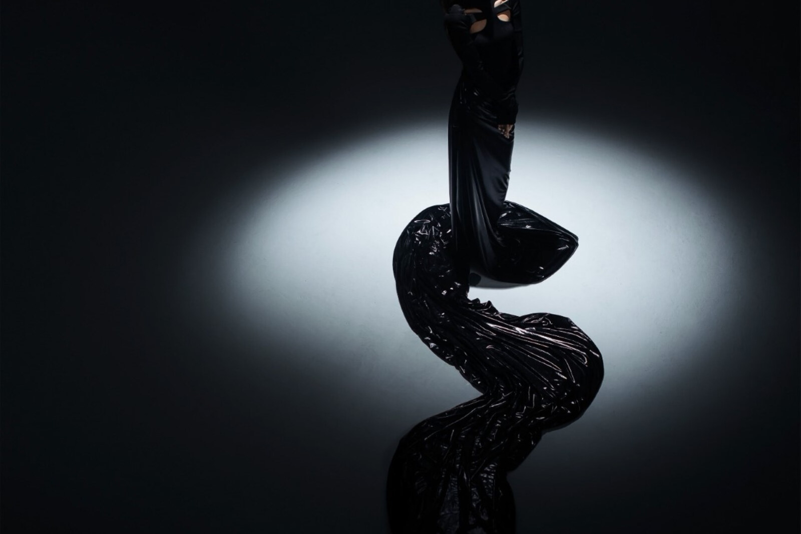 Zoë Tauran kondigt debuutalbum aan