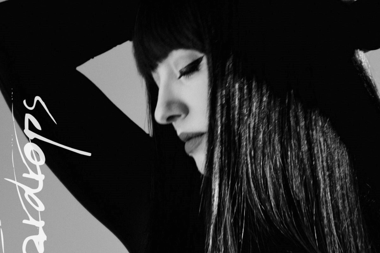 Liz Cass announces 'Teardrops' covers EP