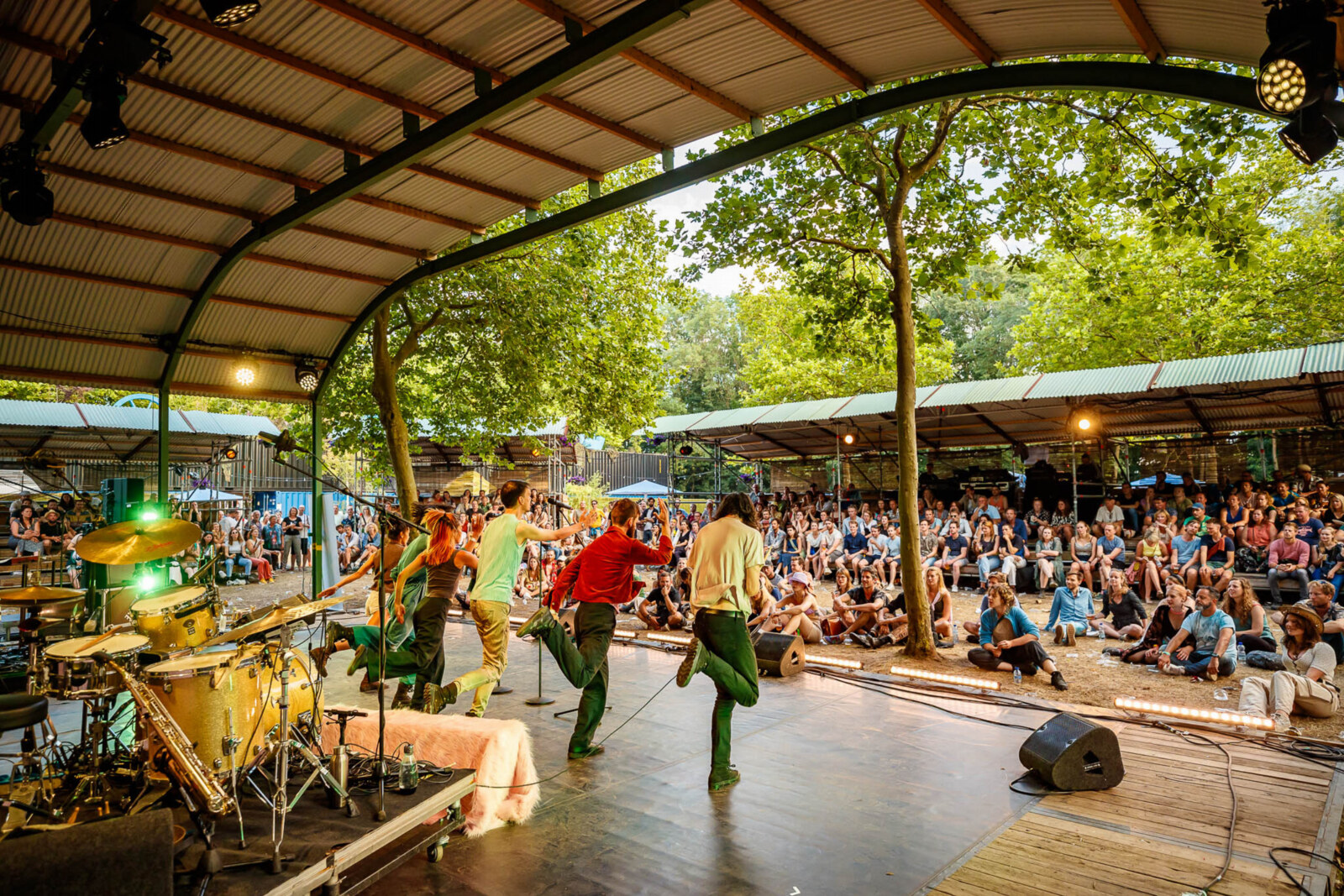 Down The Rabbit Hole: Het programma op Eden
