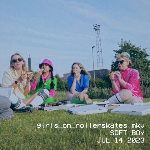 Girls On Rollerskates de nieuwe single van Soft Boy