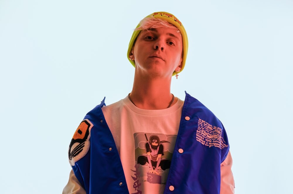 Arty Enters next artistic era with new single "Listen to me"