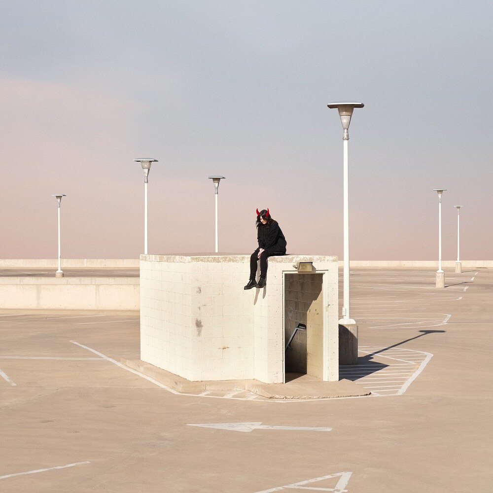 Sydney Sprague New Song and Music Video For “nobody knows anything”