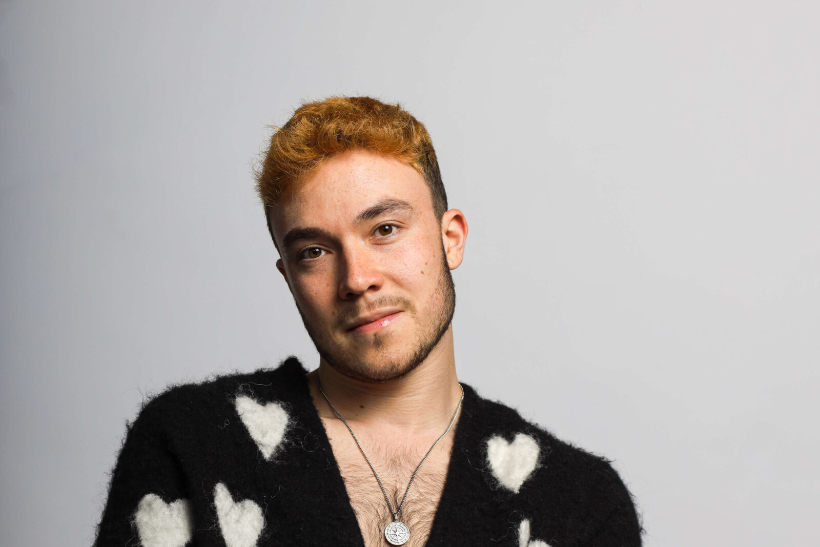 Fox Jackson drops summer, feel-good banger "Glimpses"