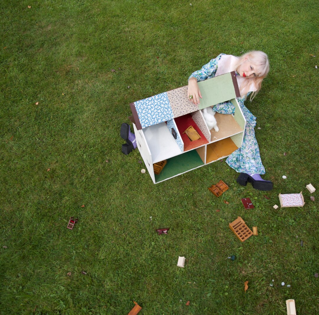 Alice On The Roof shares new single & video 'Change My World' | LIVE