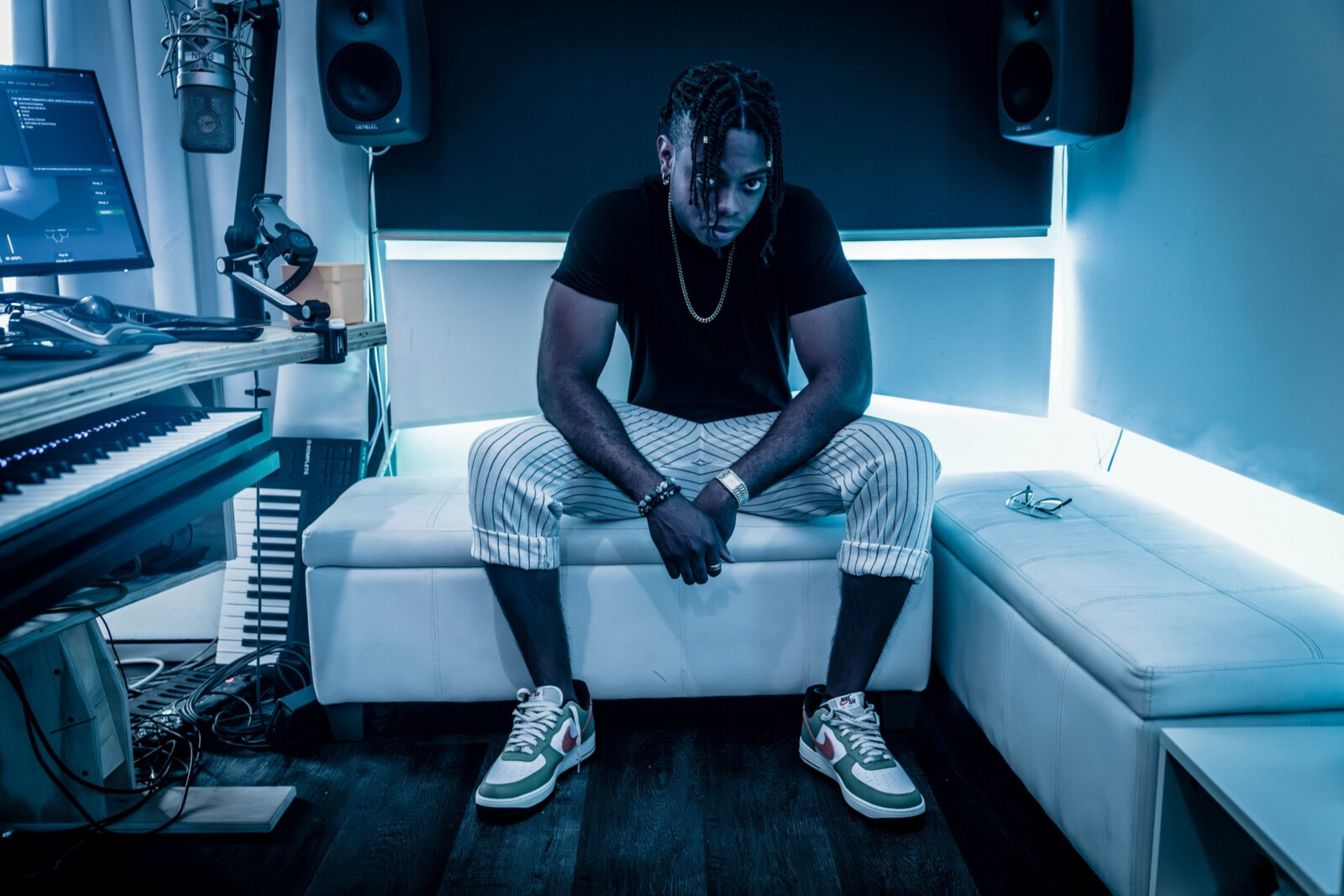 Toronto's Robbi Niles: A Musical Virtuoso Unleashes 'Fiji,' Blending R&B, Pop, Hip-Pop, Alt.Rock and Soca 