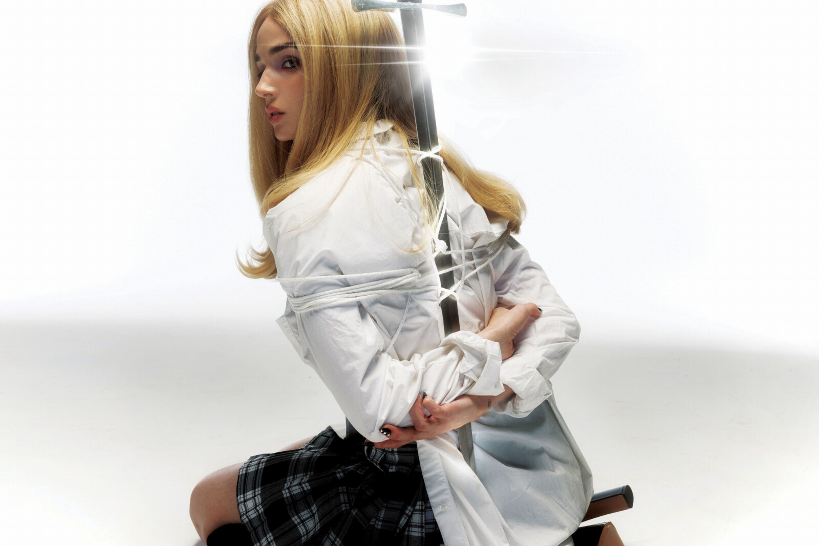 Poppy Releases Electric New Single "HARD" || New Album 'Zig' Set For Release On October 27th