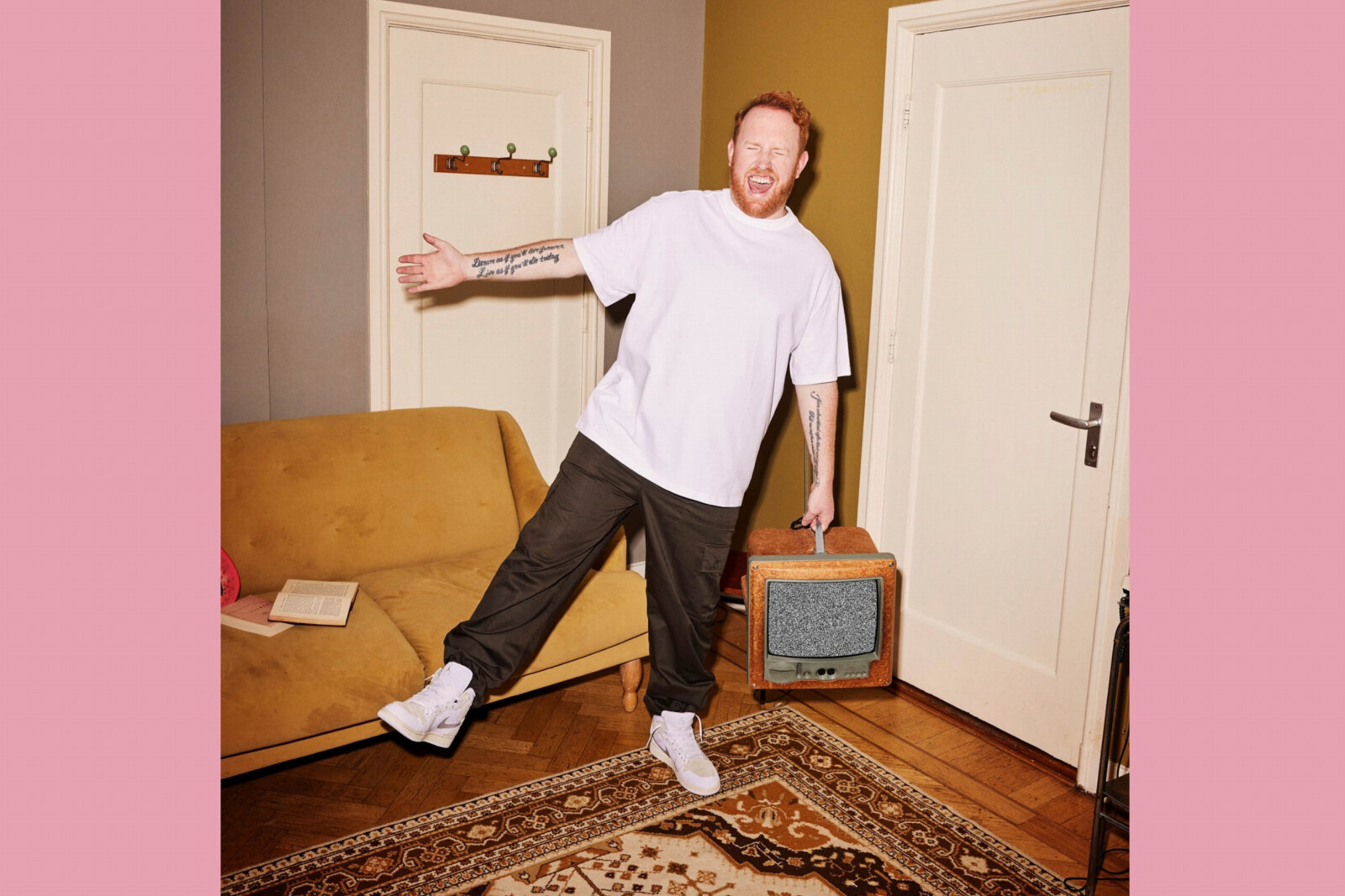 Irish singer-songwriter Gavin James releases video for new single ‘White Noise’