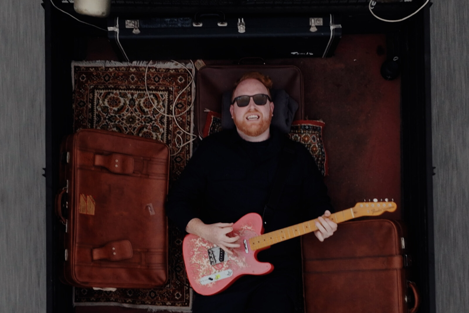 Gavin James releases "White Noise"