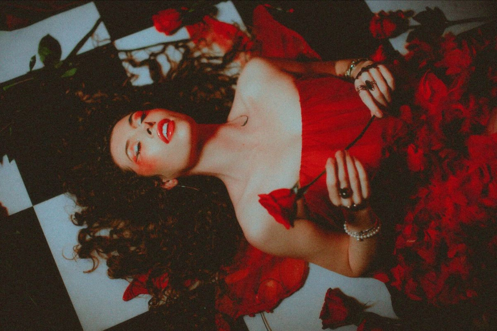 Hannah Wicklund releases video for 'Hell In The Hallway'