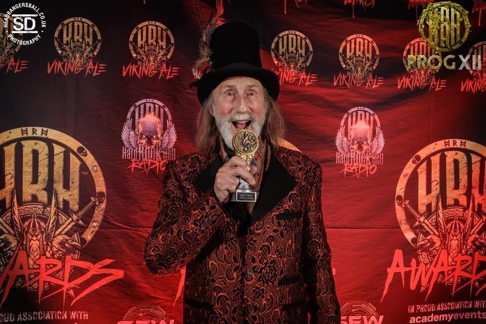 Arthur Brown receives HRH Prog Legend Award