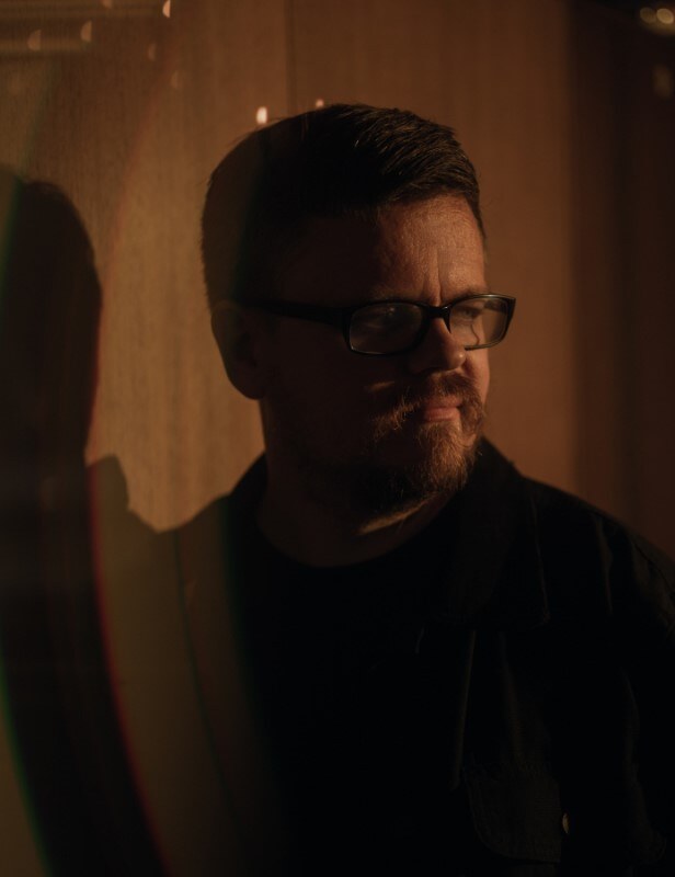 Knút Releases Fourth Studio Album "Hjartaslattur"