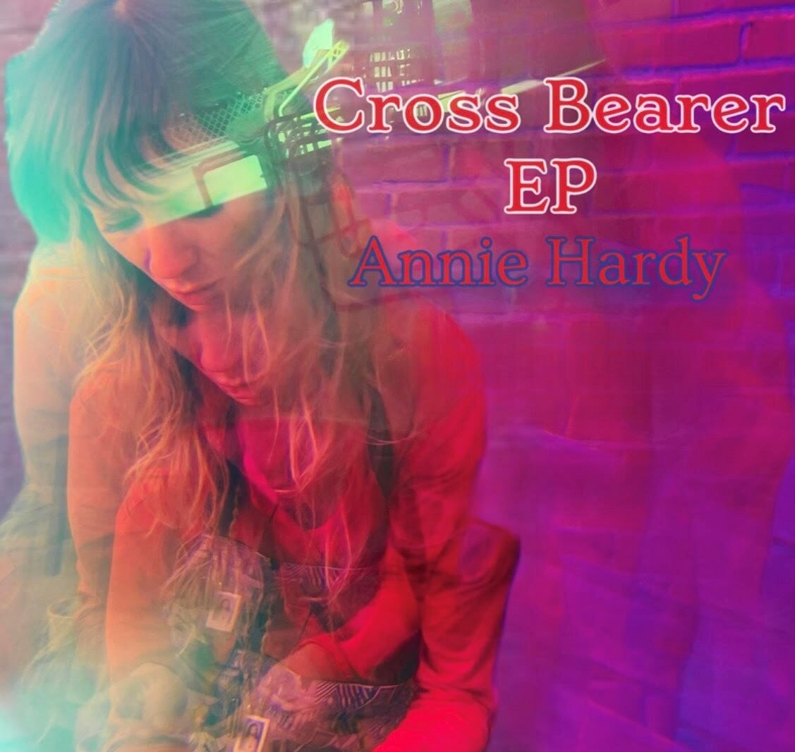 Annie Hardy is now back with her second solo EP offering of the ‘Cross Bearer’ 