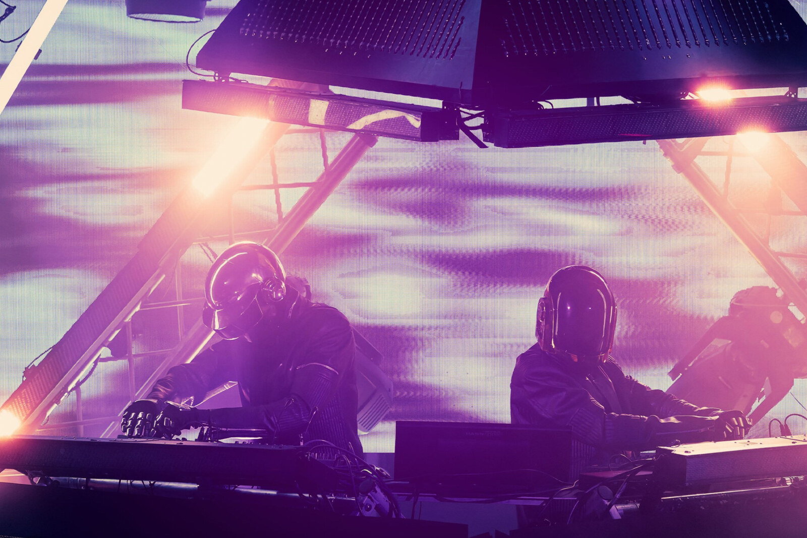 Ostend Beach Festival verwelkomt ROBOT ROCK ALIVE voor unieke en spectaculaire Daft Punk Tribute