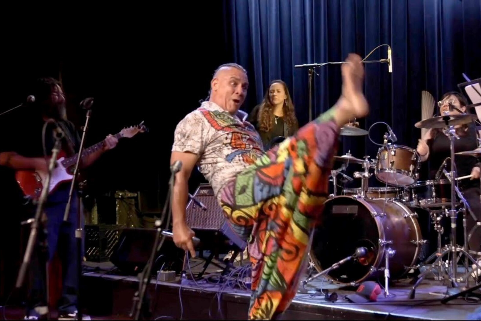 XOCÔ Unleashes 'Maculelê' Performance From Toronto's Lula Lounge Concert