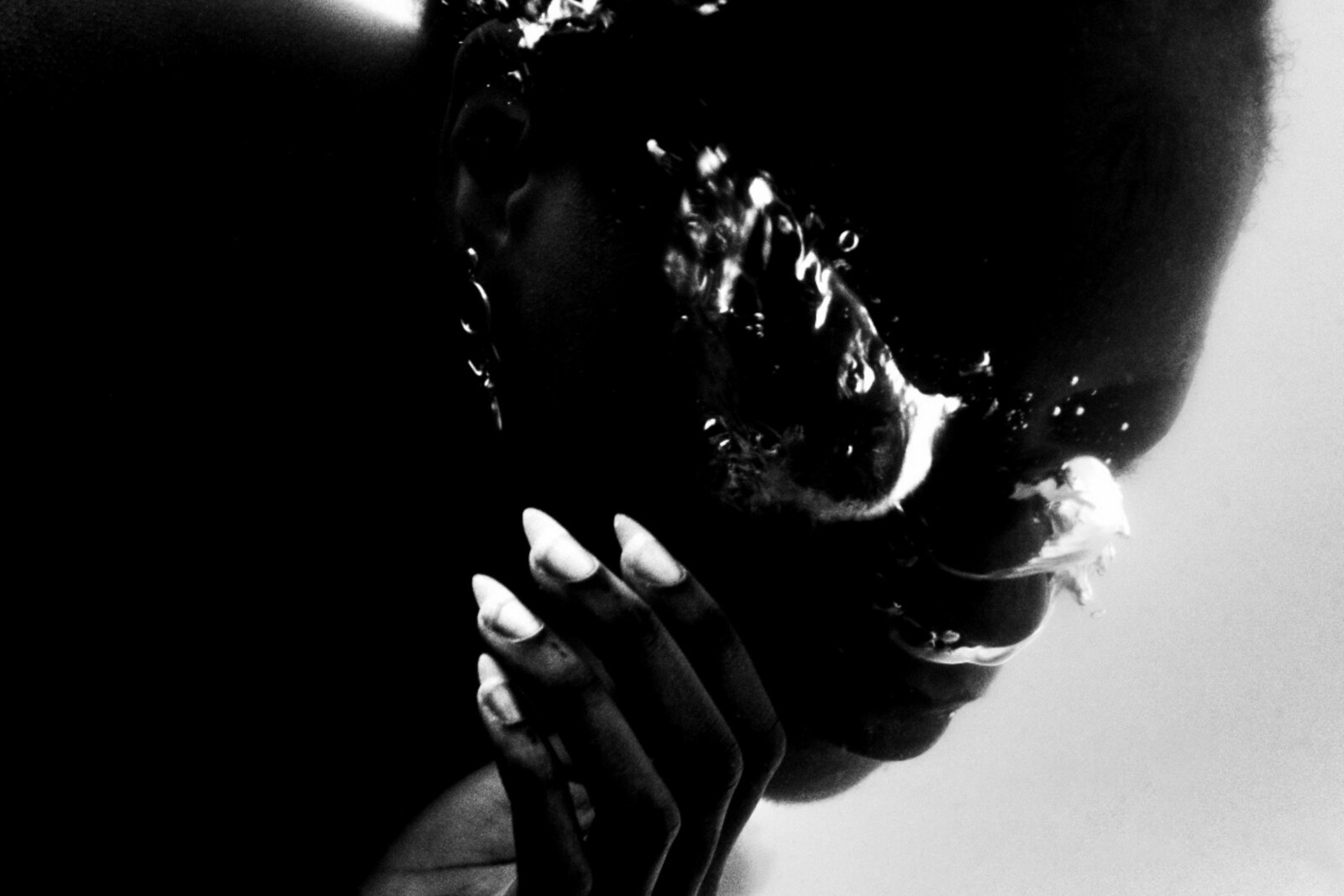 Reinel Bakole - Het debuutalbum 'Healing exhaustion'