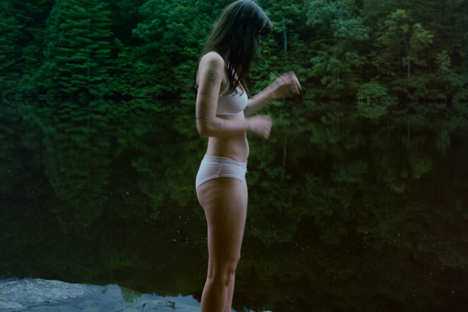 Lizzy McAlpine releases "Older"