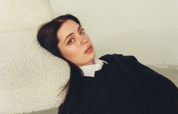 Lizzy McAlpine doet wegdromen in Vorst Nationaal op 13 oktober