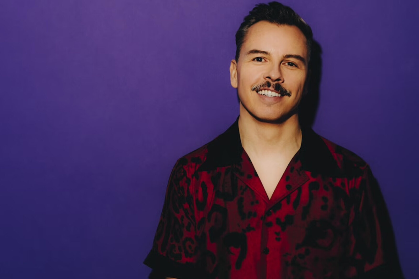 Purple Disco Machine speelt op woensdag 30 oktober 2024 in OM