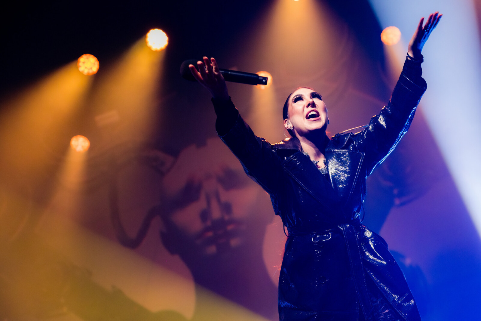 Een explosieve avond in de AB met Amaranthe en DragonForce