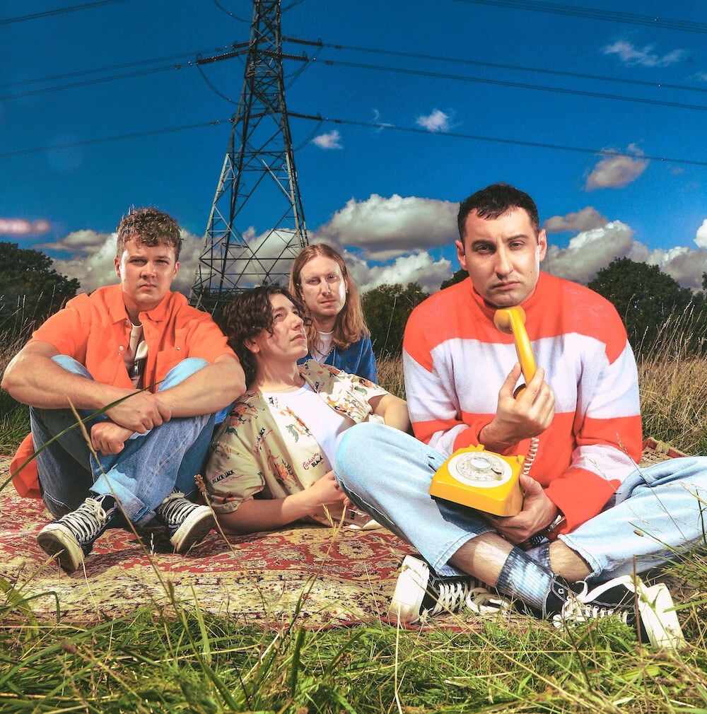 De Britse groep Sea Girls lost de titeltrack van hun nieuwe album 'Midnight Butterflies'
