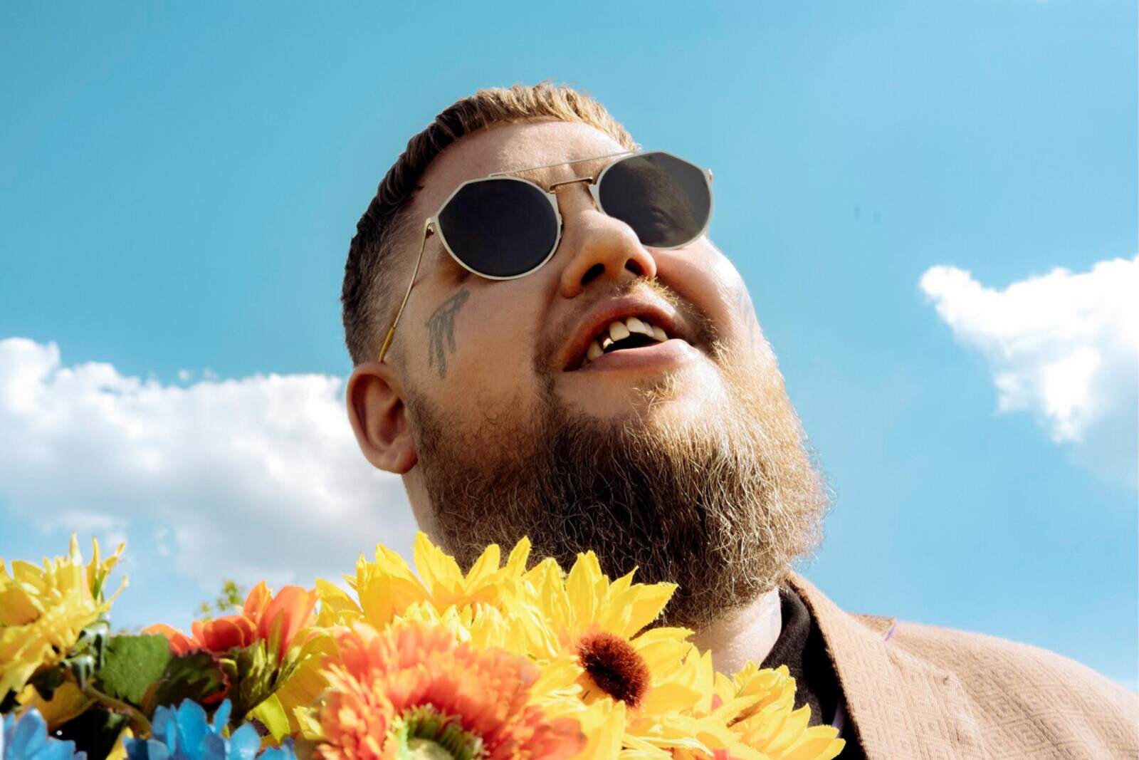 Rag'n'Bone Man releases "What Do You Believe In?"