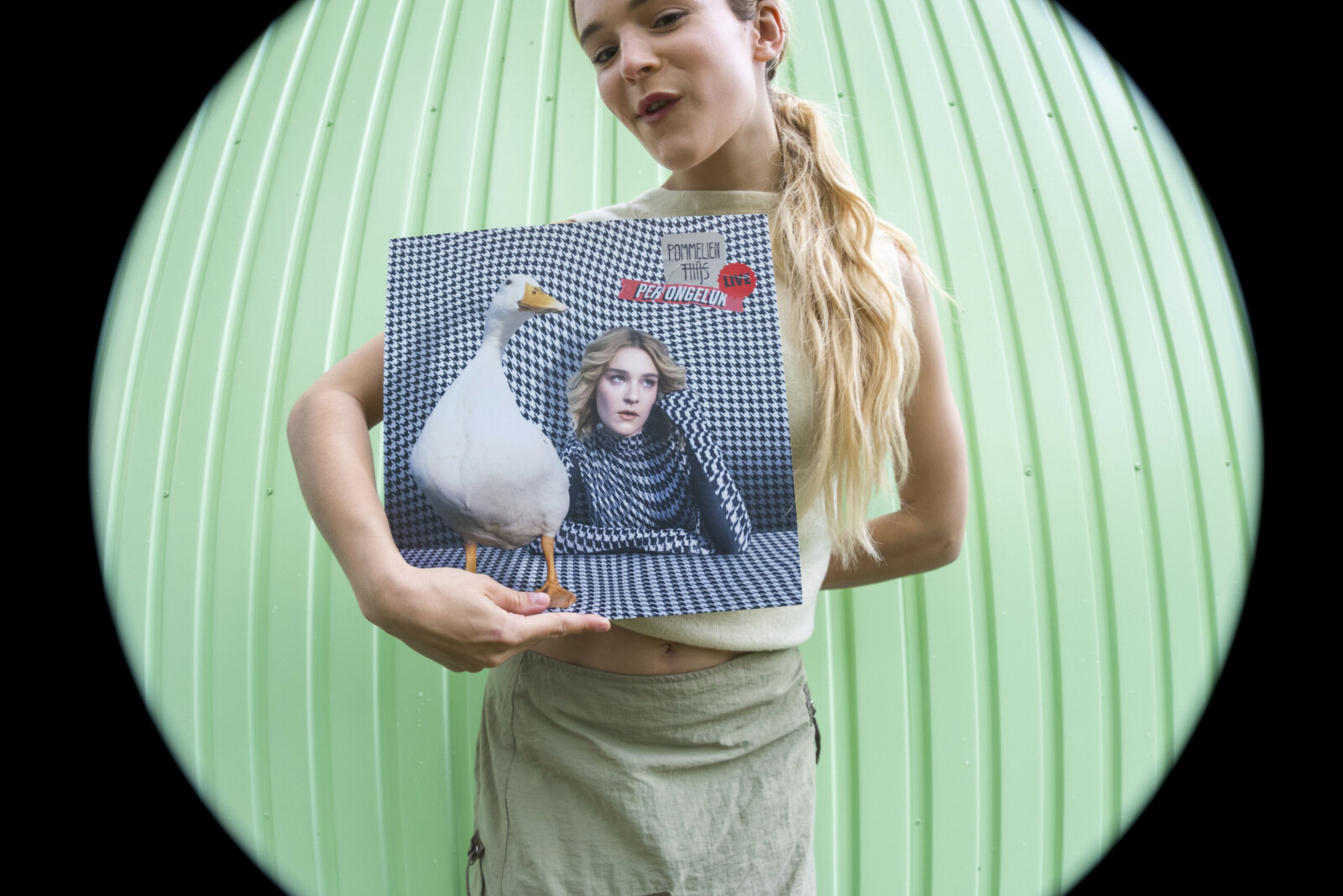 Pommelien Thijs kondigt livealbum ‘Per Ongeluk Live’ aan