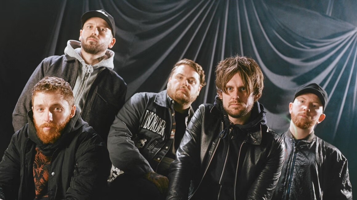 While She Sleeps speelt op zaterdag 30 november 2024 in Trix