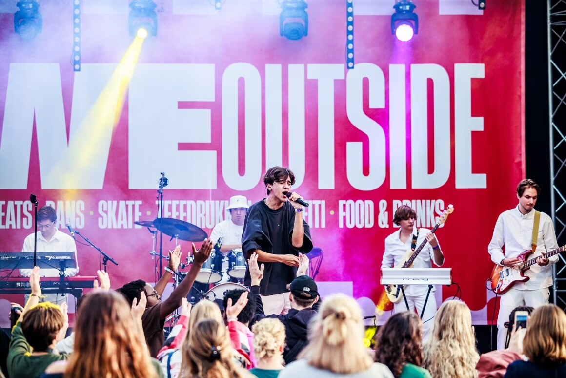 Stad zet zomervakantie feestelijk in met ijsjes, jongerenfestival WE OUTSIDE en uitzwaaimoment