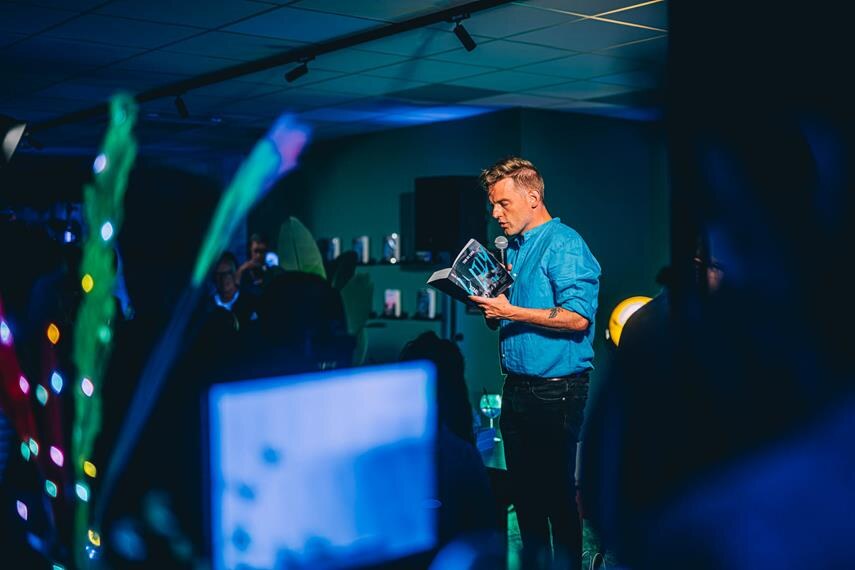 Tom De Cock brengt derde boek in de Lily-reeks, ‘zijn beste boek tot nu toe’ beweren de eerste lezers