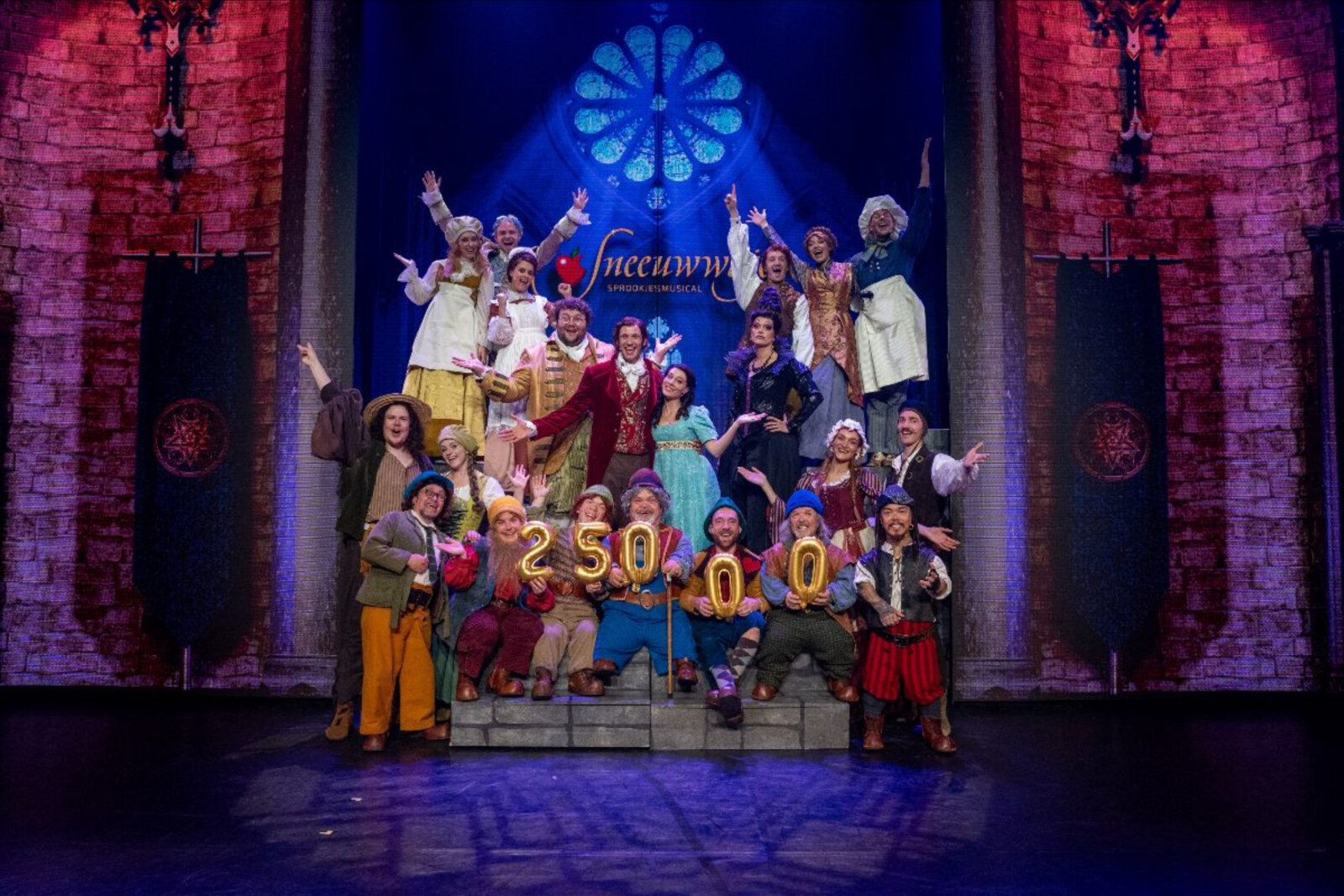 Al 25.000 tickets de deur uit voor sprookjesmusical Sneeuwwitje na betoverende première