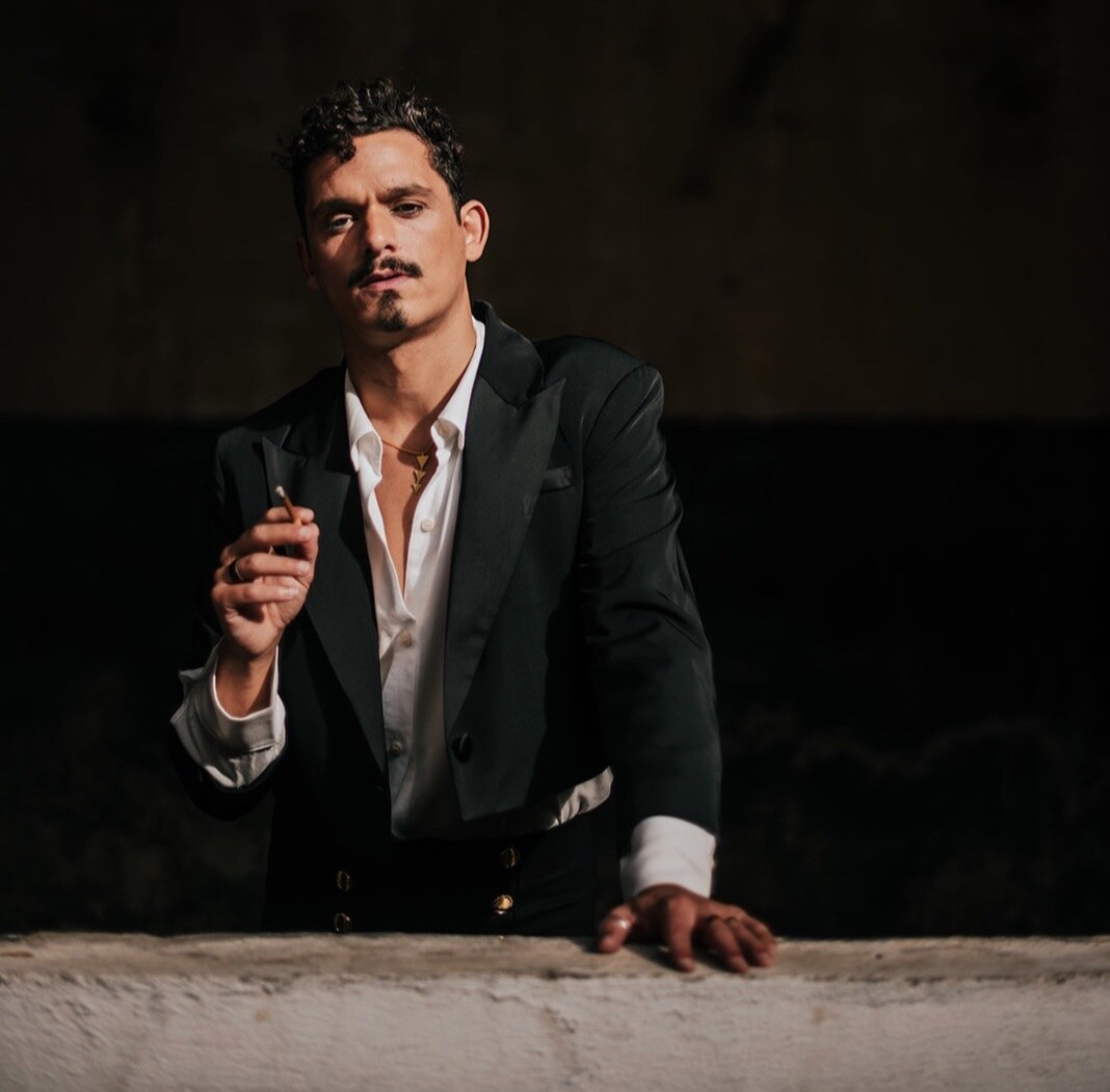 Fado singer Jonas releases new single 'Bato a Porta