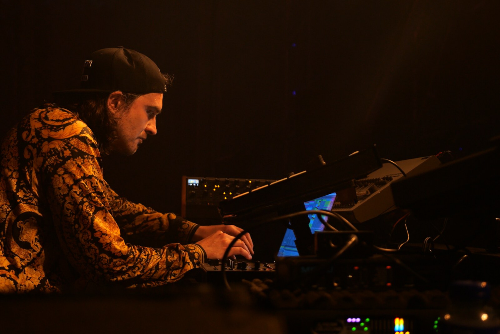 R² Festival Delivers World-First AI-Human Collaboration and Spectacular Performances