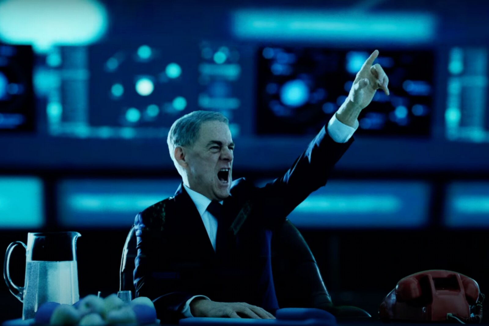 Bryan Adams unleashes the 'War Machine'