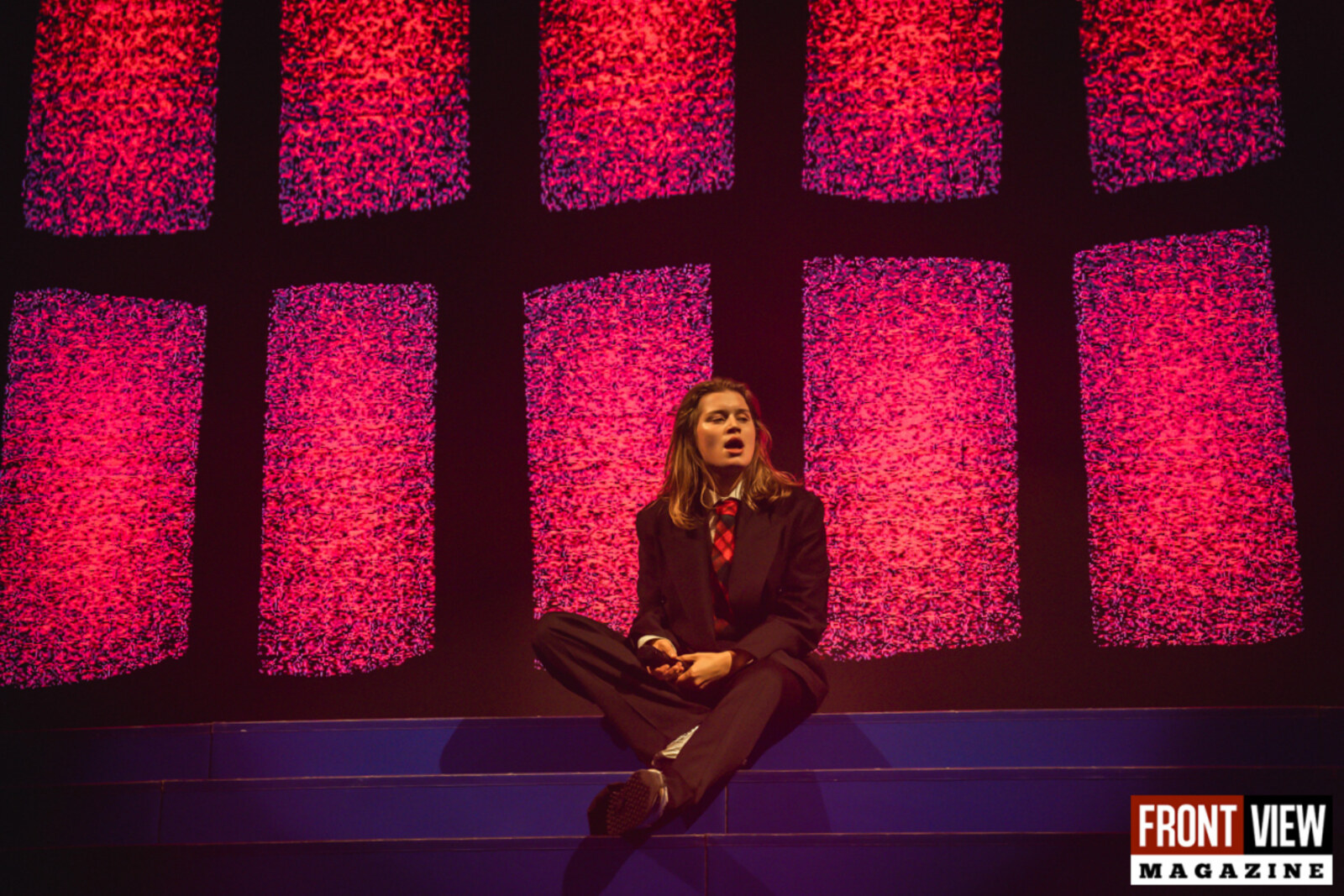 Girl In Red betoverde Vorst Nationaal