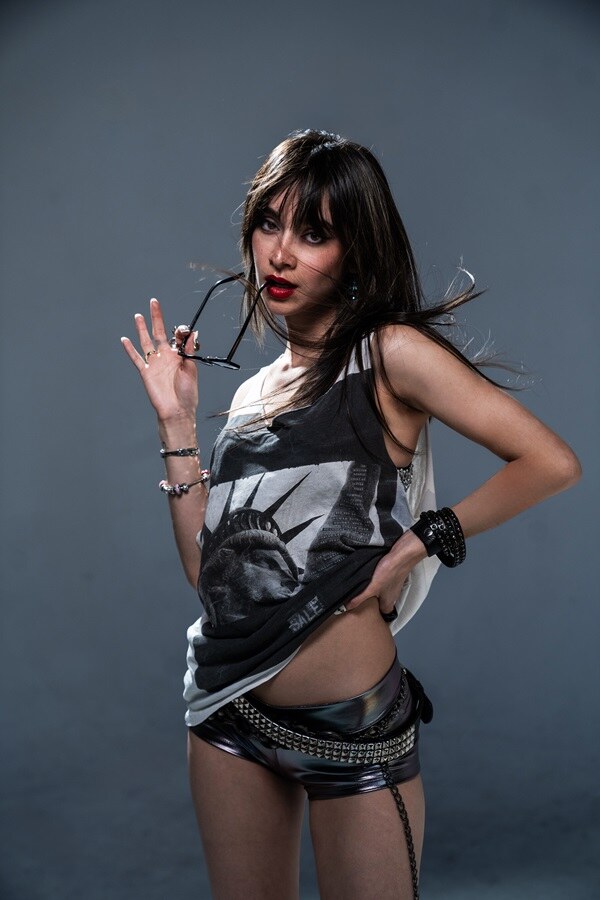 Zoe Ko Unveils New Song  And Video “Kiss My 