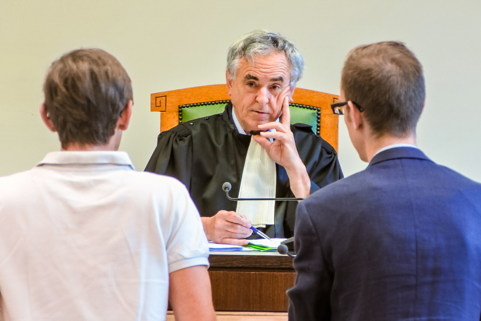 Recht in de praktijk: Politierechters onthullen de dilemma’s achter de toga