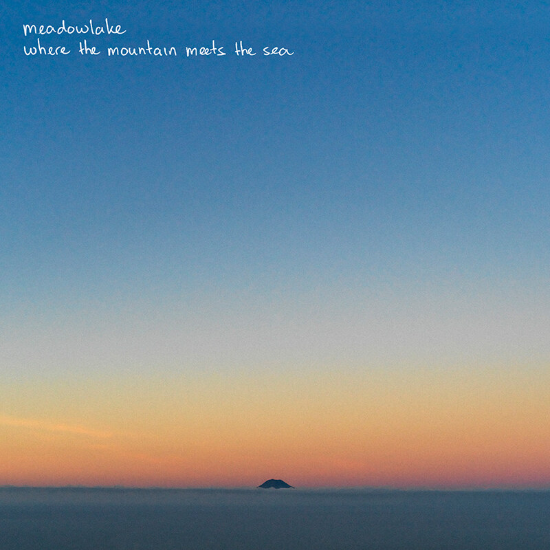 Meadowlake eerste band die album opneemt in Buck Meek’s nieuwe studio. ‘where the mountain meets the sea’ vandaag uit